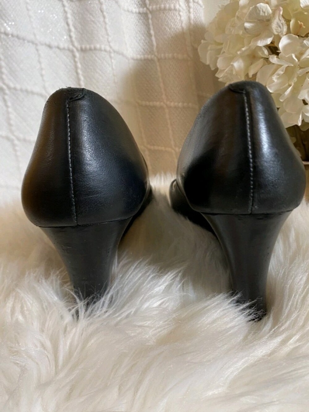 Tory Burch Black Leather Peep-Toe Flats with Gold Logo - Picture 2 of 12
